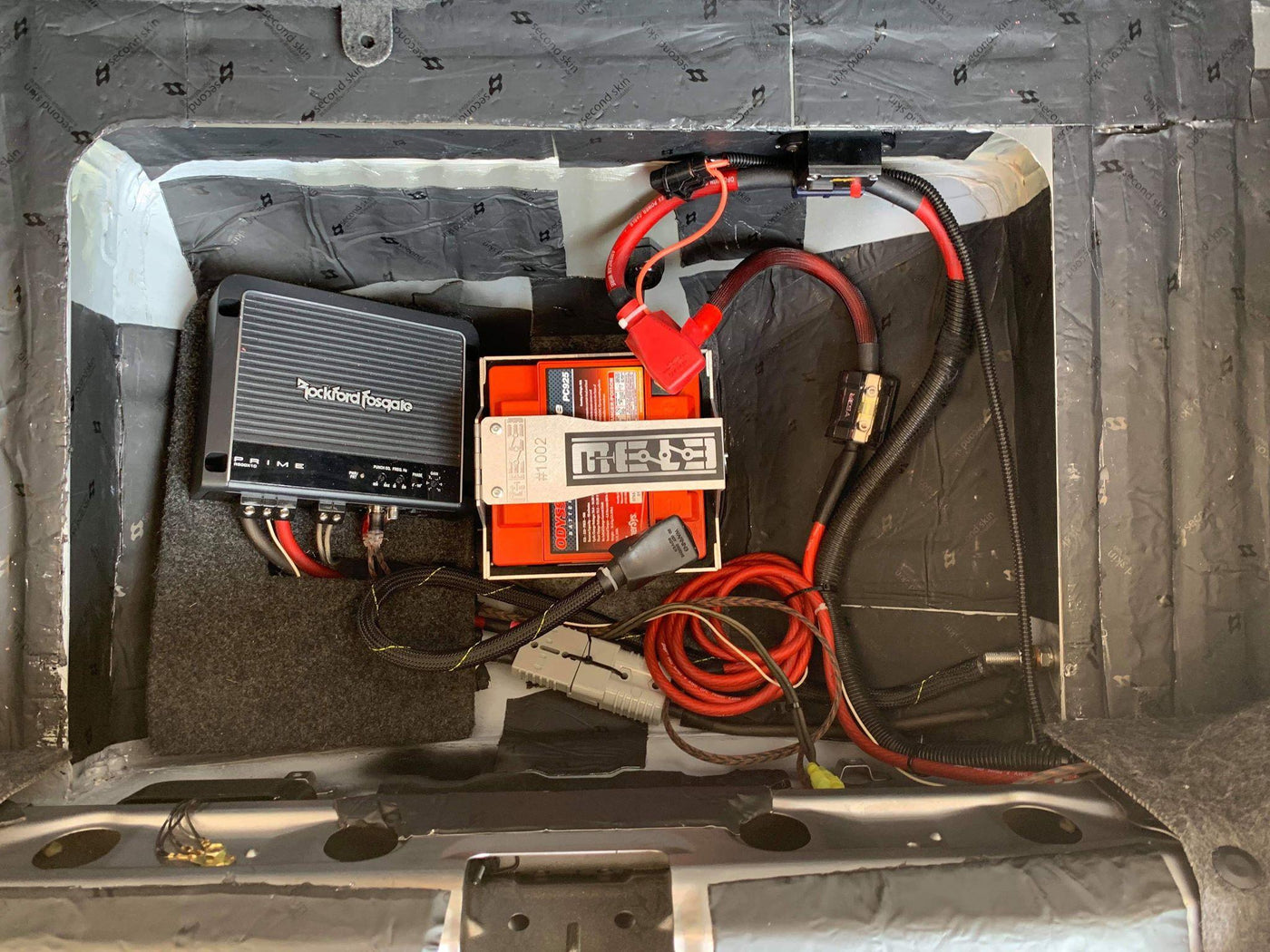 MeLe 900 Series Rally Spec Battery Mount - Attacking the Clock Racing