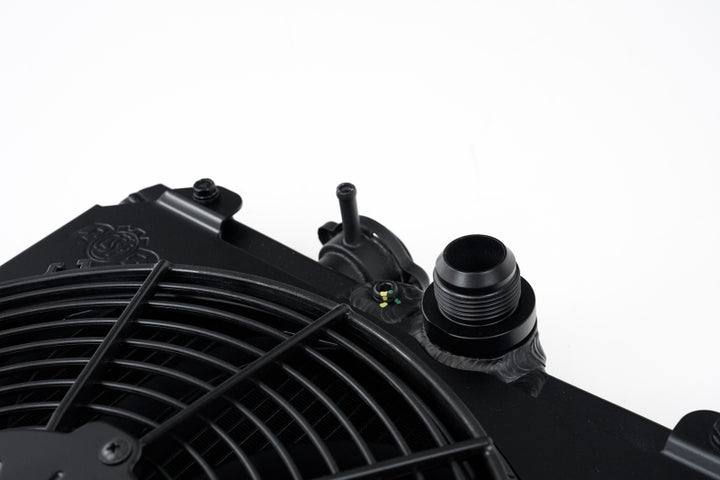 CSF Universal Half Radiator w/-16AN & Slip-On Fittings/12in SPAL Fan & Shroud